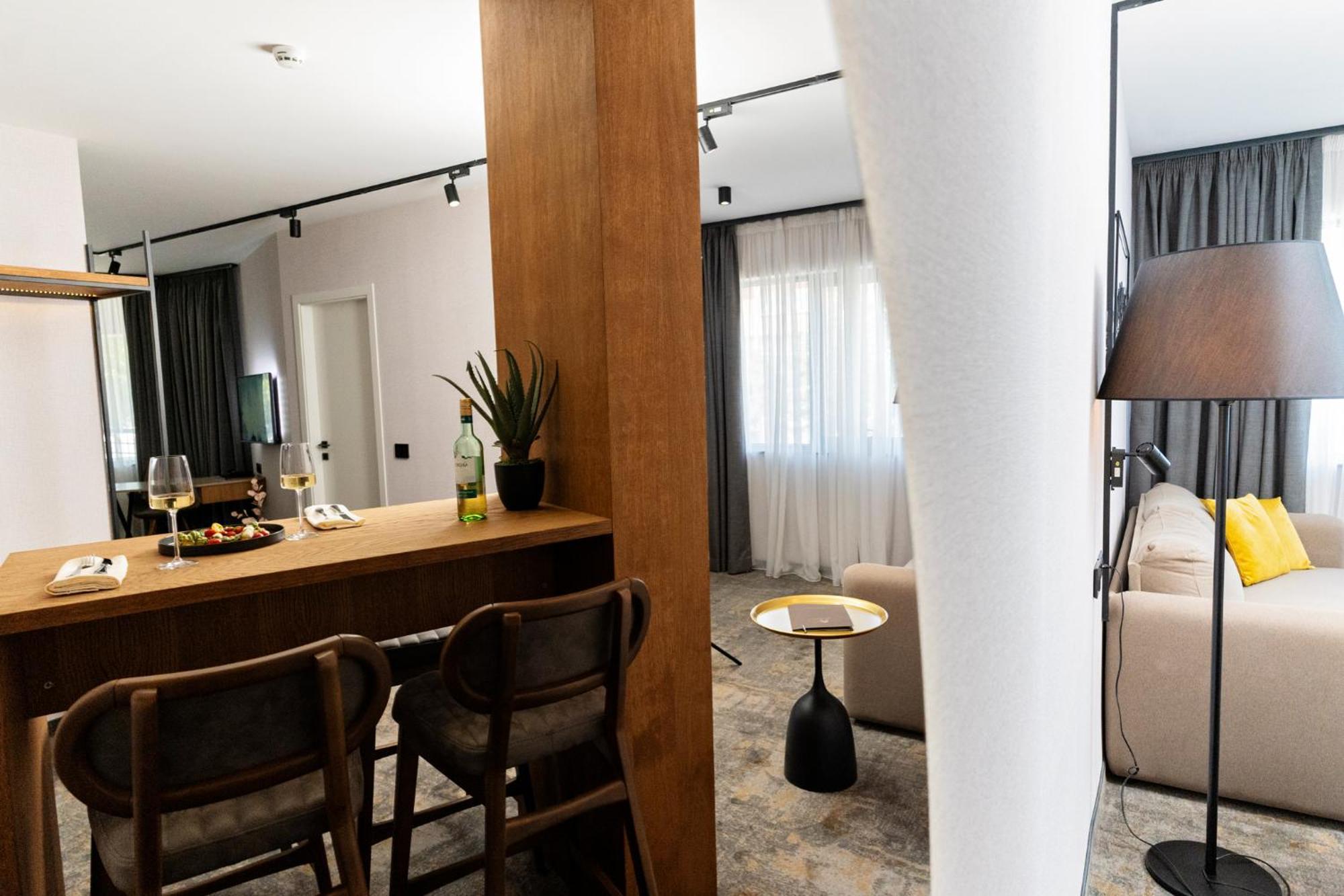 Mm Boutique Hotel Burgas Exteriör bild
